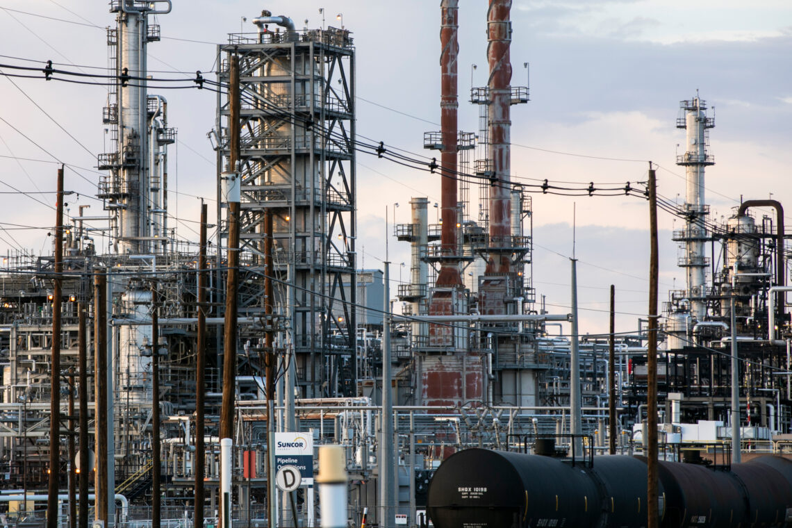 Suncor has more pollution problems than similar U.S. refineries, new EPA report finds